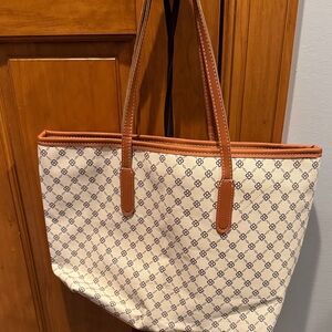 Stylish Tan and Cream Tote Bag
